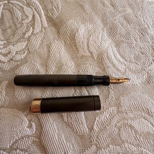 Antique Black and Gold Fountain Pen